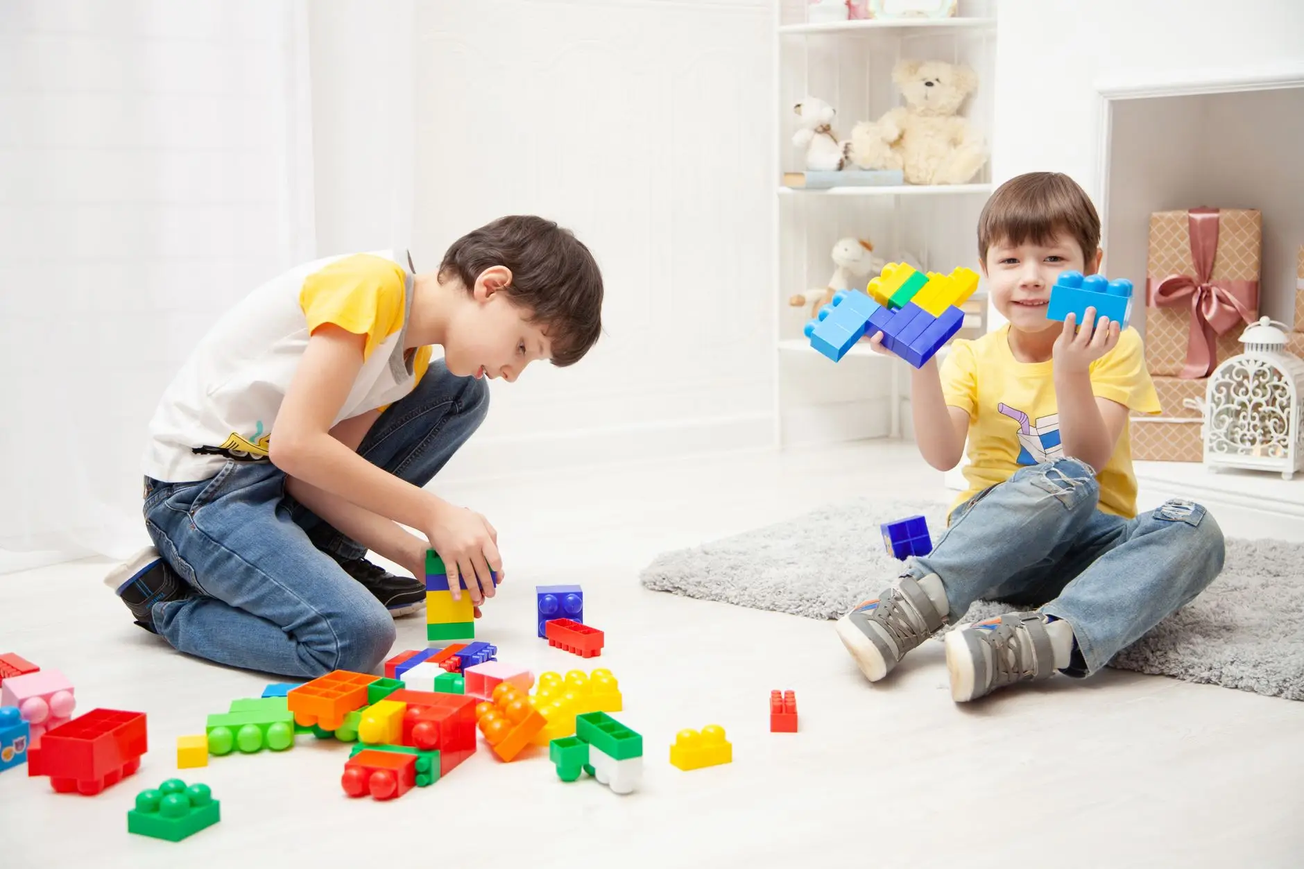 2024年幼教积木选购指南：从材质安全到益智功能的全维度对比封面图